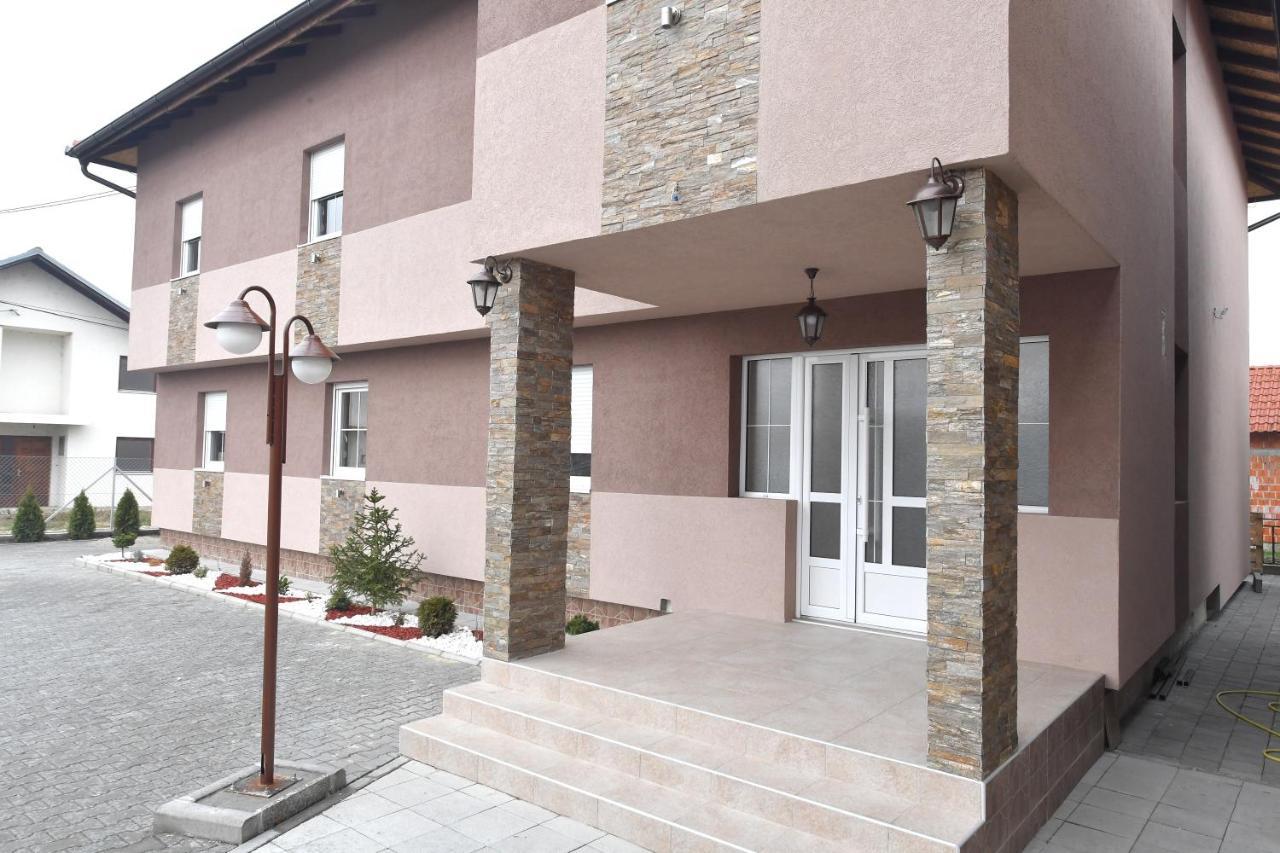 Olimp Motel Kraljevo Kültér fotó